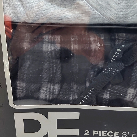 PERRY ELLIS PORTFOLIO SLEEP SET - Picture 8 of 8